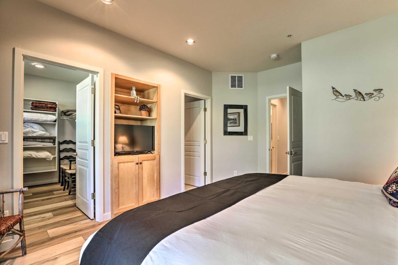 Bend Townhome With Golf Course Views And Private Deck! エクステリア 写真